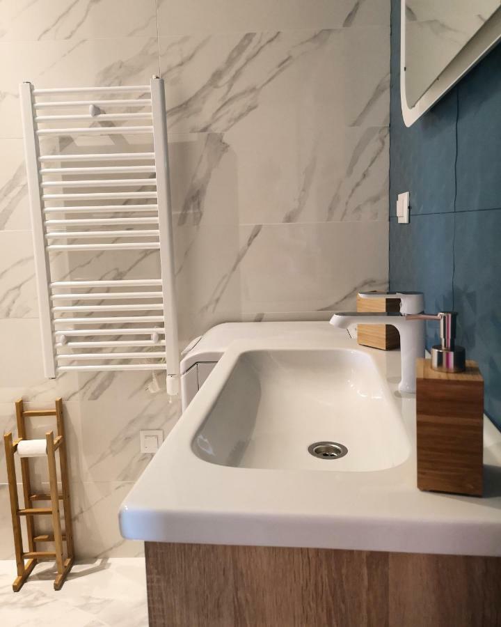 Apartman Michelangelo In The Centar Of Supetar Exterior foto